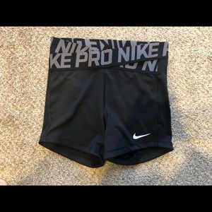 Nike Pro Intertwist shorts size M